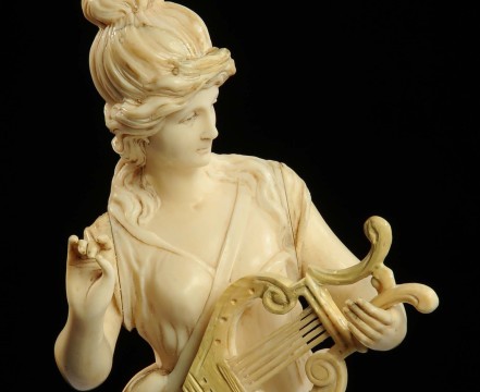 La Musa della musica in Grecia non suona più